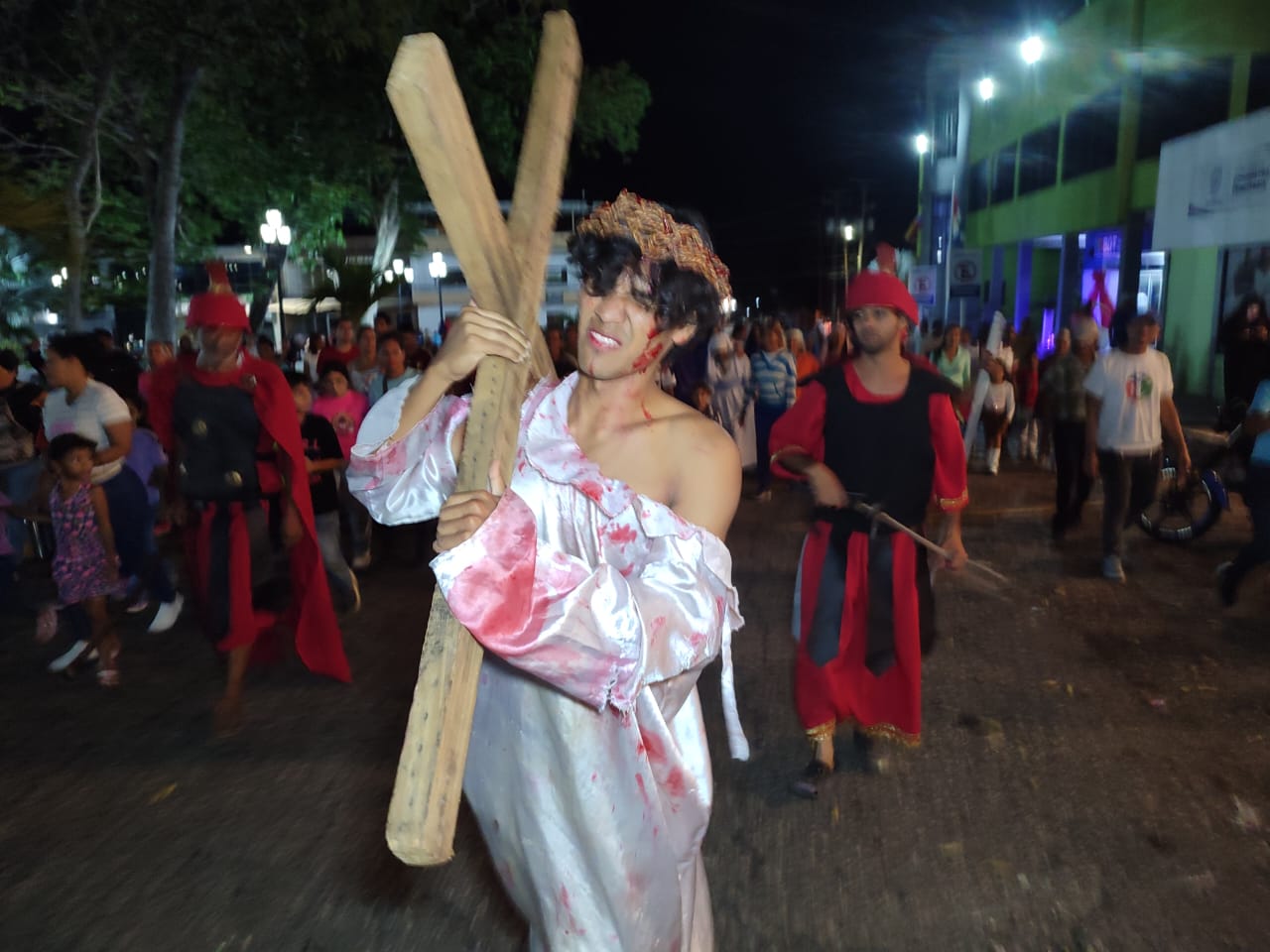 Arribó a 40 años Expresión Popular escenificó Viacrucis Viviente: «Vida, Pasión y Muerte de Nuestro Señor Jesucristo»