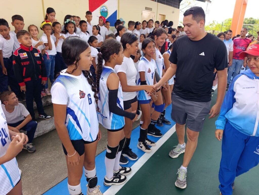 Rehabilitan Cancha de la Escuela Yasmín Riera y áreas del Liceo Raifer Manuel de&hellip;