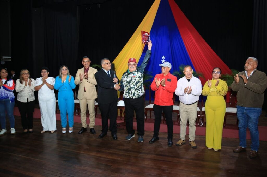 Poder Legislativo enaltece labor de la fuerza trabajadora con Sesión Solemne 