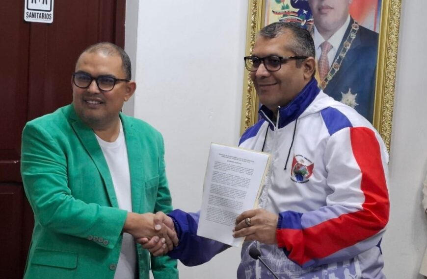 Cley recibe solicitud para creación de la Orden Condecoración Héctor Alcalá Poza