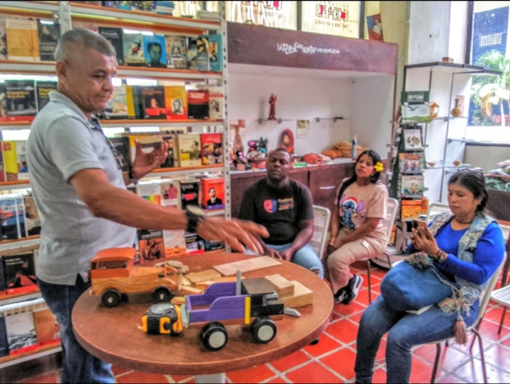 Dictado en Yaracuy taller de juguetería «Juguetes que perduran»